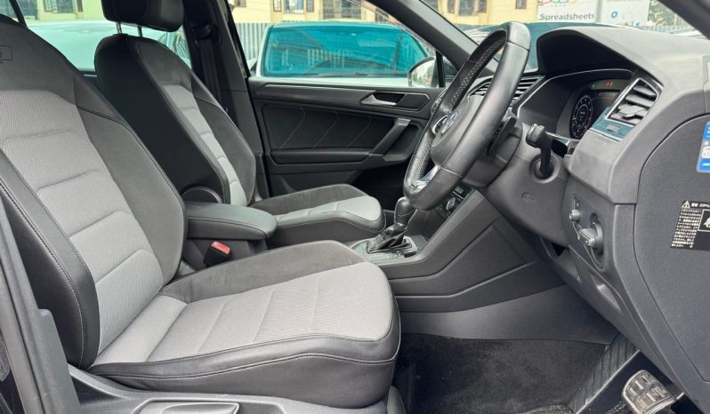 
								Volkswagen Tiguan R-line full									