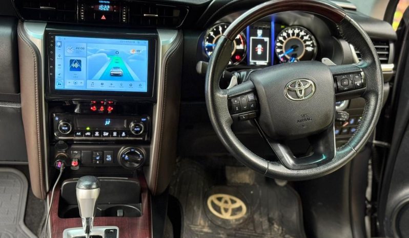 
								Toyota Fortuner full									