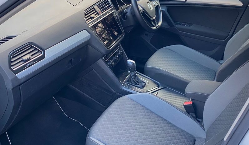 
								Volkswagen Tiguan full									