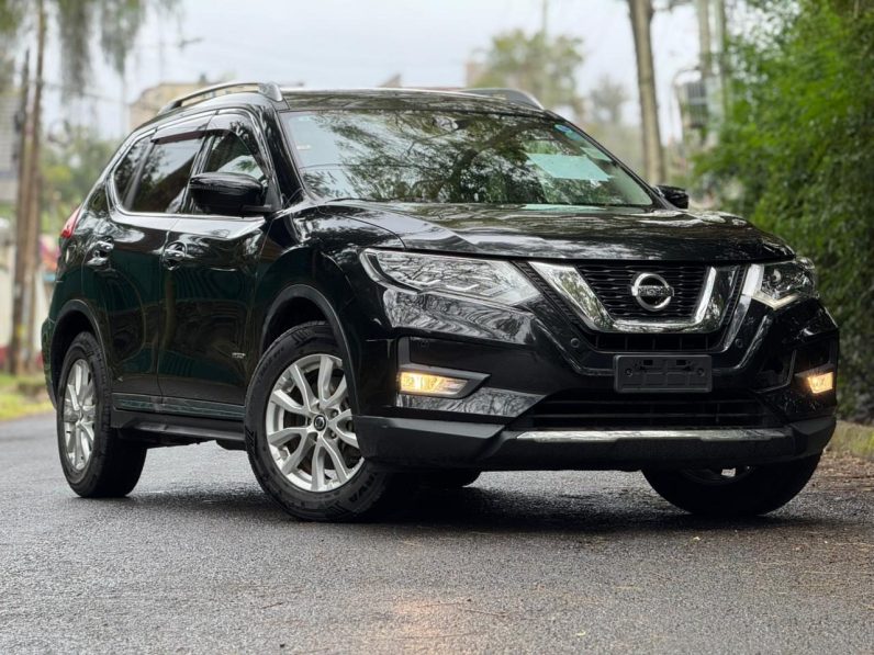 
								Nissan X-trail full									