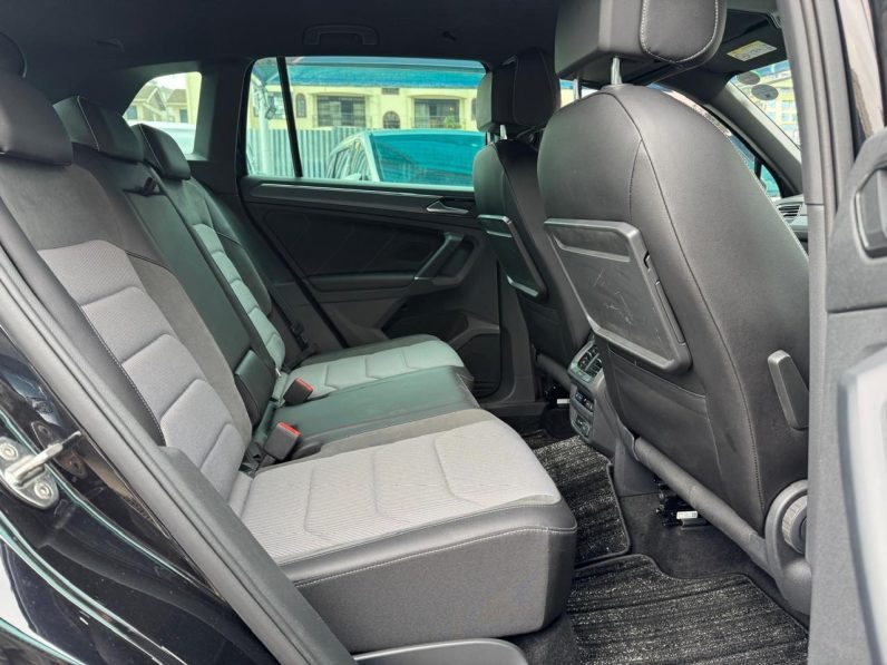 
								Volkswagen Tiguan R-line full									