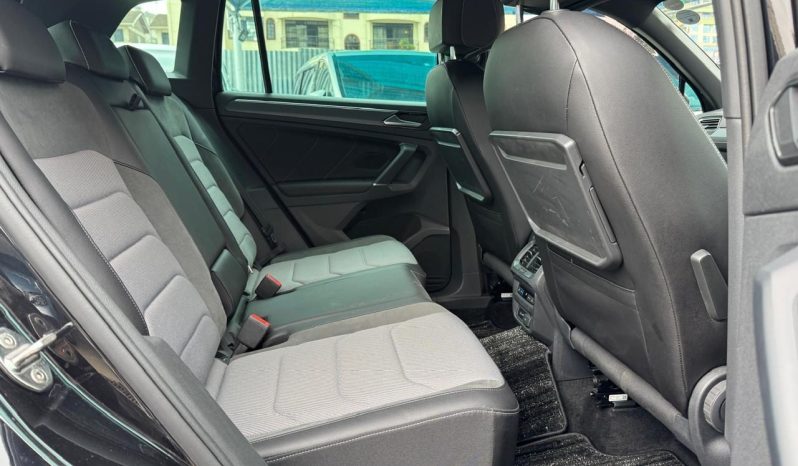 
								Volkswagen Tiguan R-line full									