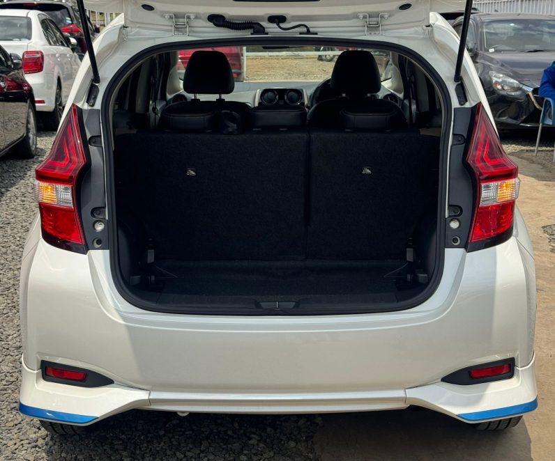 
								Nissan Note Epower full									