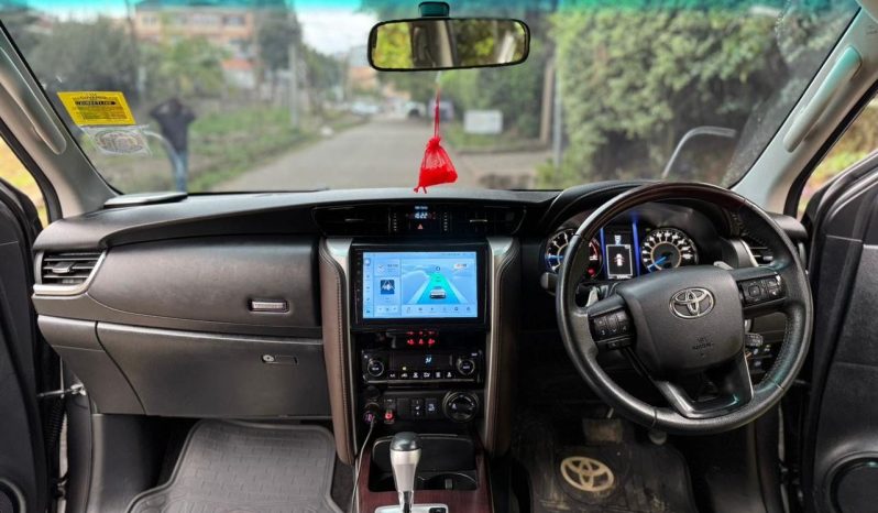 
								Toyota Fortuner full									