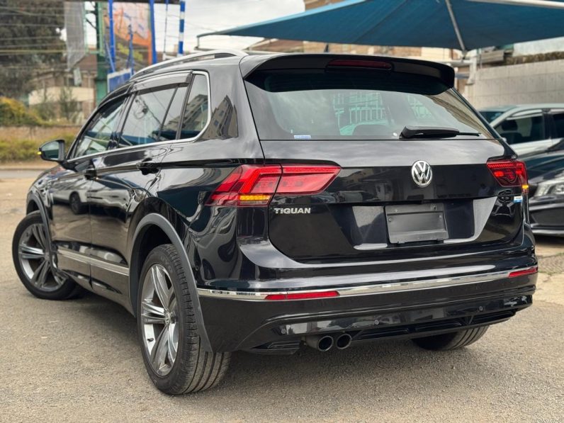 
								Volkswagen Tiguan R-line full									