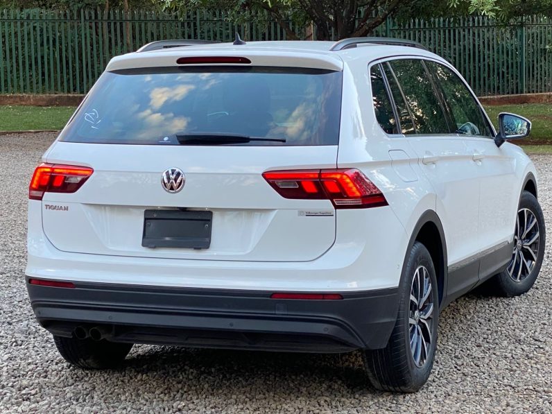 
								Volkswagen Tiguan full									