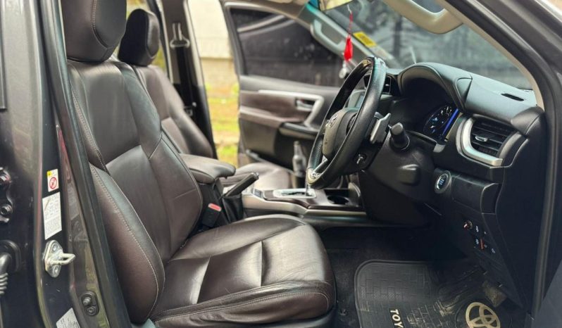 
								Toyota Fortuner full									