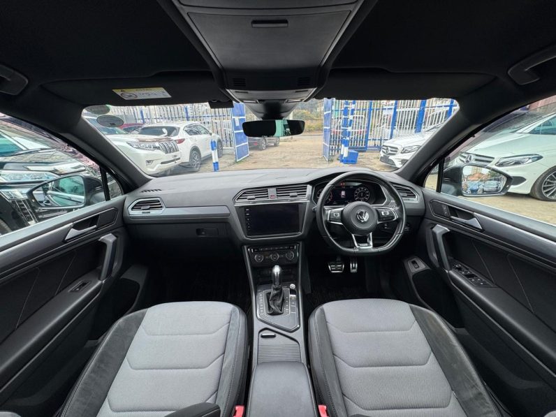 
								Volkswagen Tiguan R-line full									