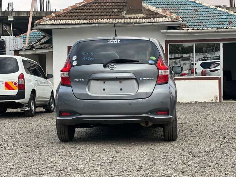 
								Nissan Note full									