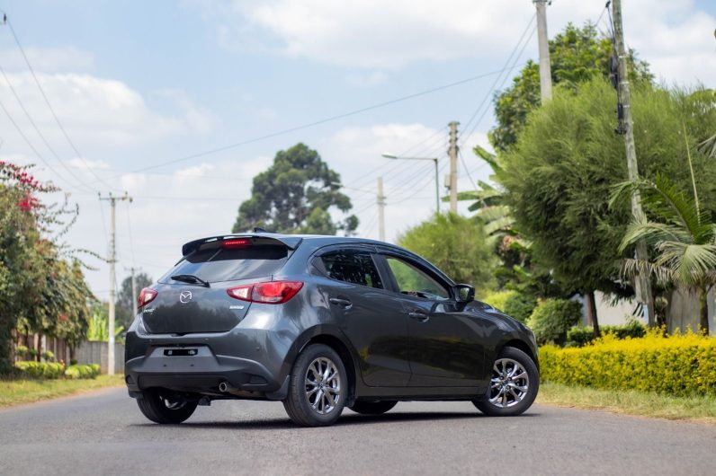
								Mazda Demio full									