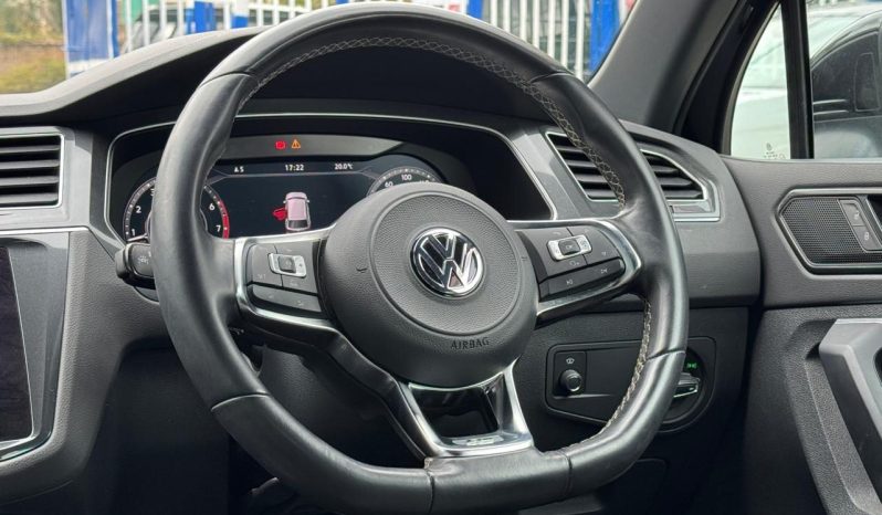 
								Volkswagen Tiguan R-line full									