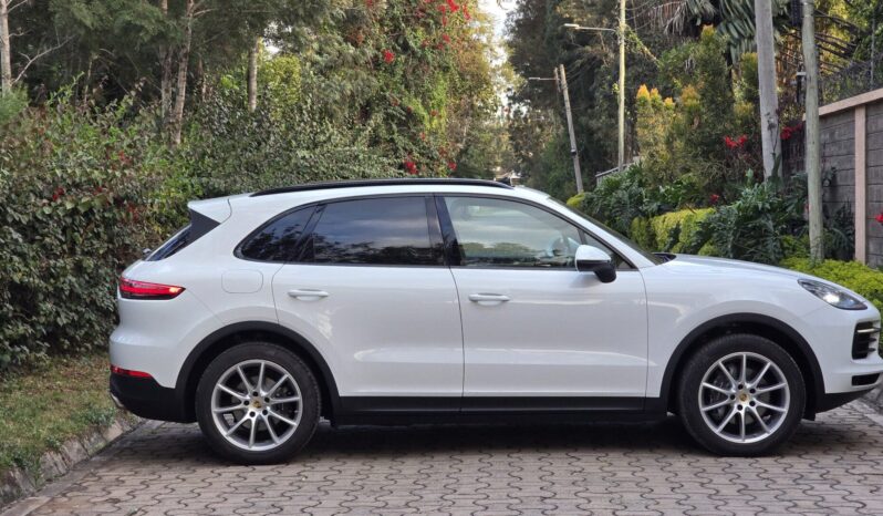 
								Porsche Cayenne full									