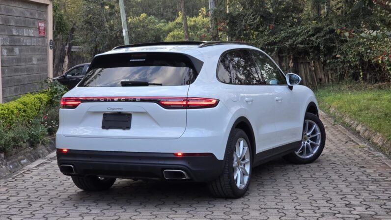 
								Porsche Cayenne full									