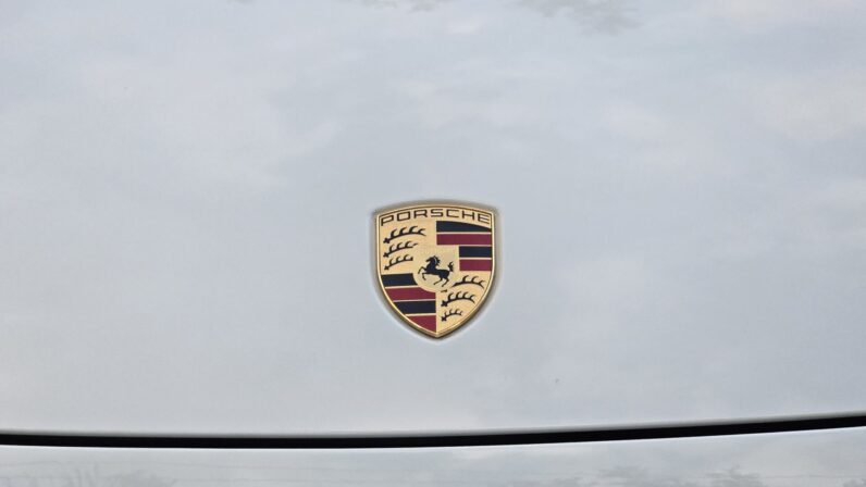 
								Porsche Cayenne full									