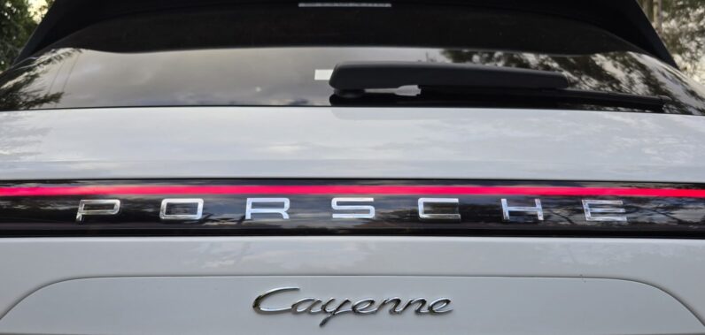 
								Porsche Cayenne full									