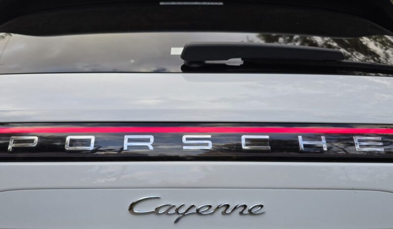 
								Porsche Cayenne full									