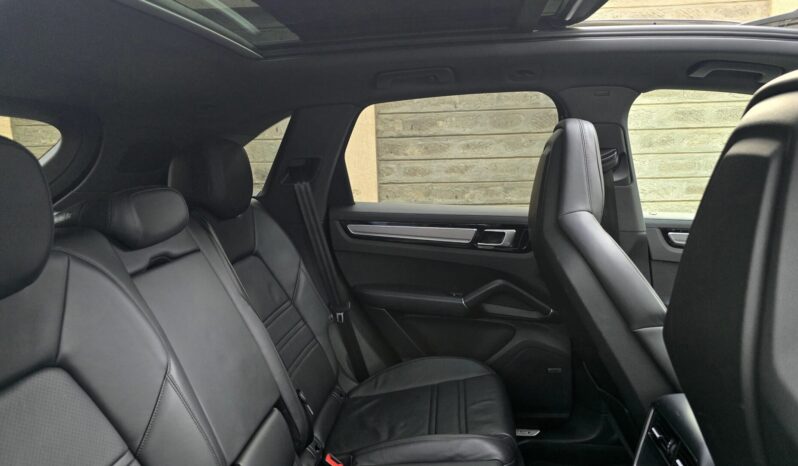 
								Porsche Cayenne full									