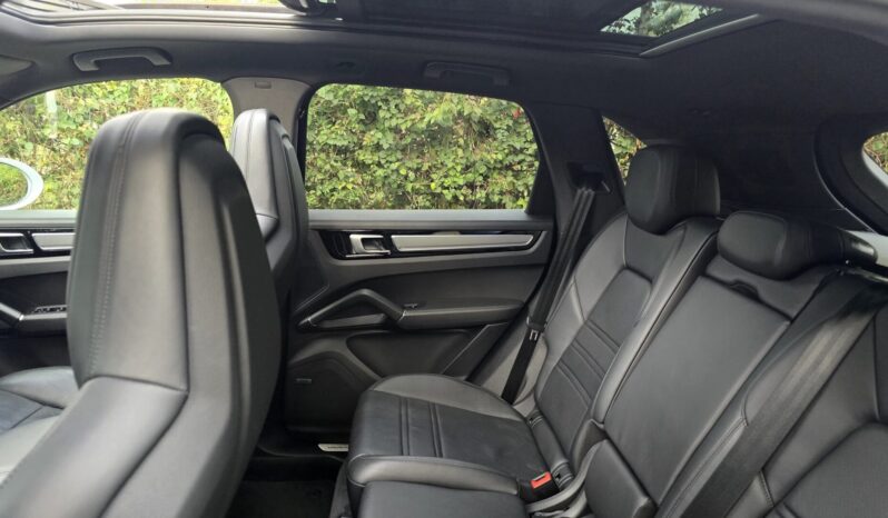 
								Porsche Cayenne full									
