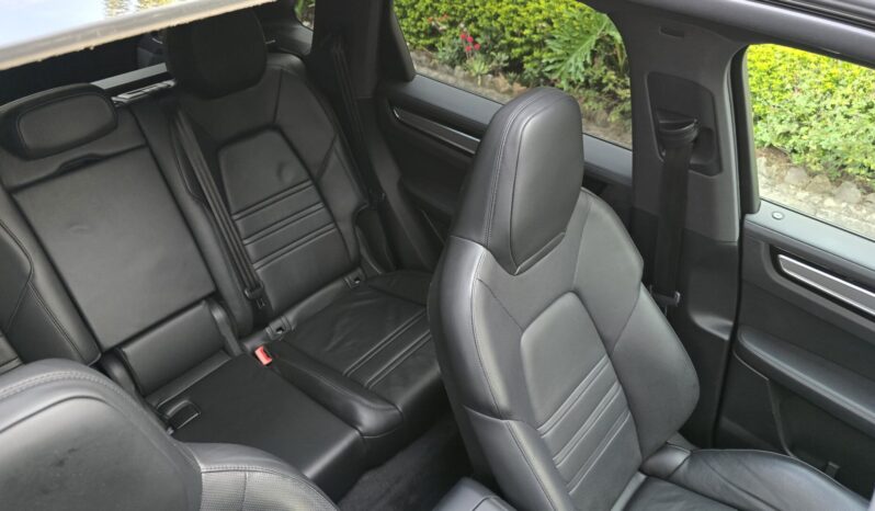 
								Porsche Cayenne full									