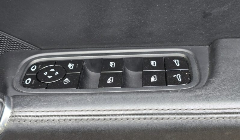 
								Porsche Cayenne full									