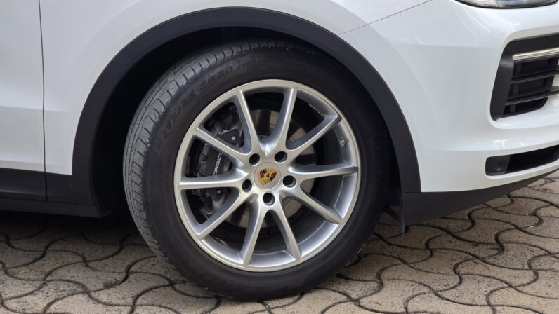 
								Porsche Cayenne full									