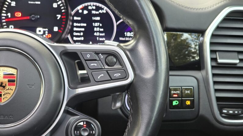 
								Porsche Cayenne full									