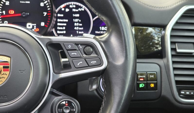 
								Porsche Cayenne full									