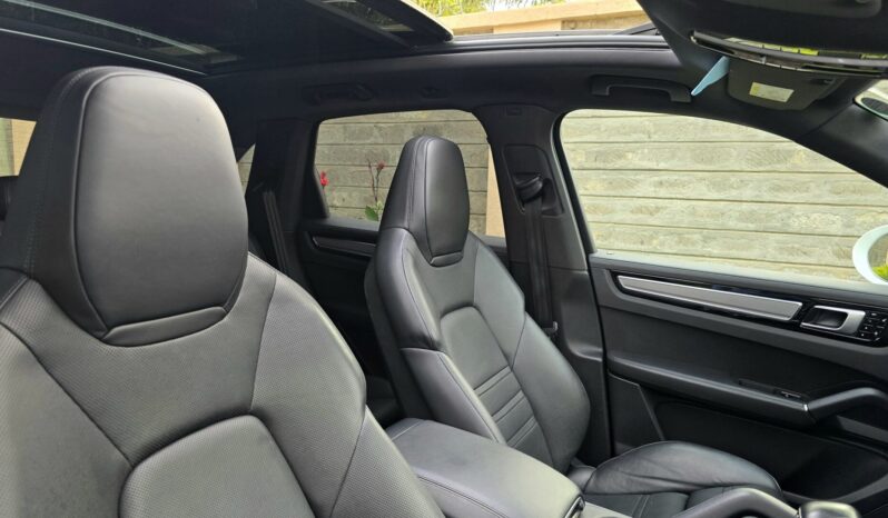 
								Porsche Cayenne full									