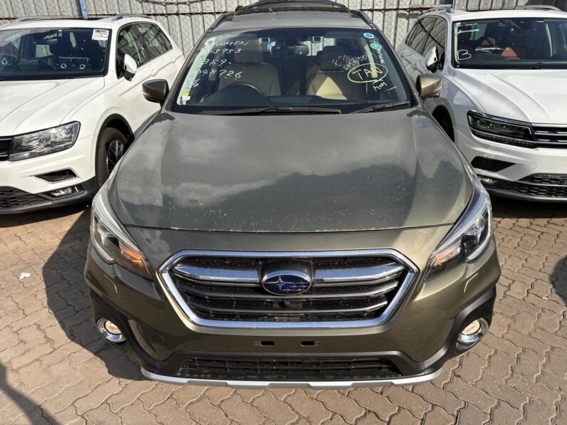 
								Subaru Outback full									