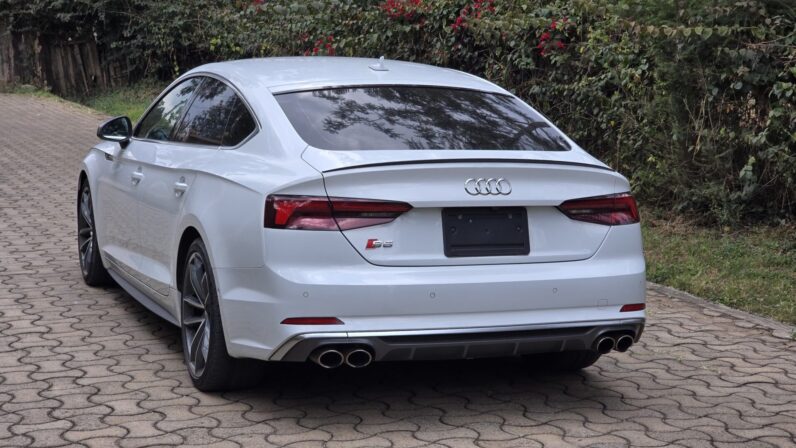 
								Audi S5 full									