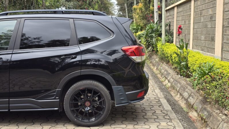 
								Subaru Forester full									