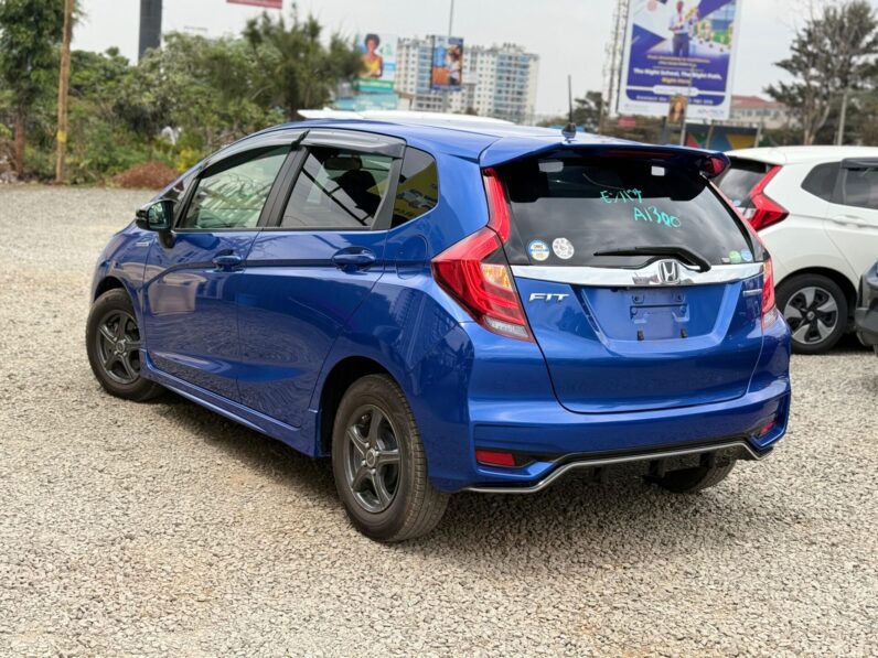 
								Honda Fit full									