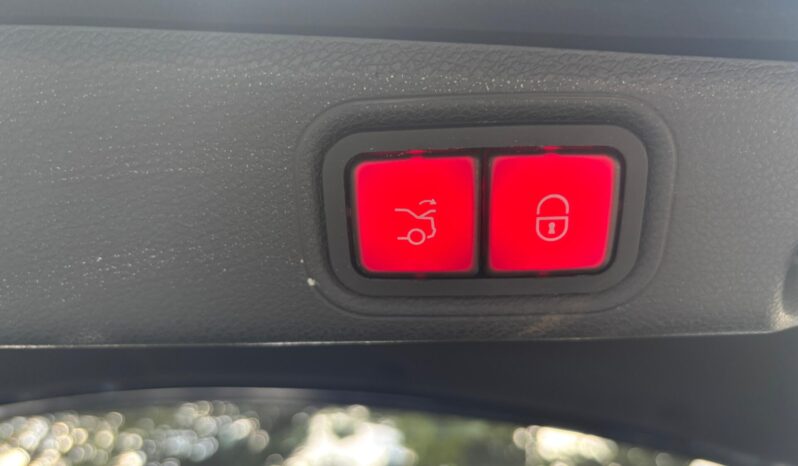 
								Mercedes Benz E250 full									