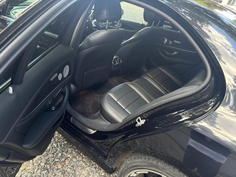 
								Mercedes Benz E250 full									