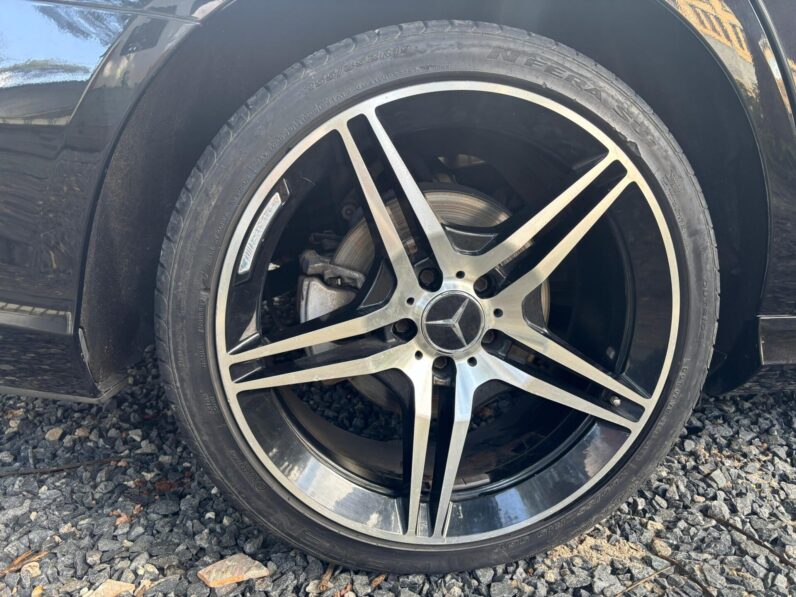 
								Mercedes Benz E250 full									