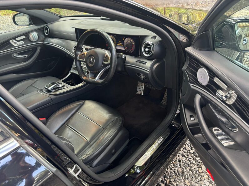 
								Mercedes Benz E250 full									