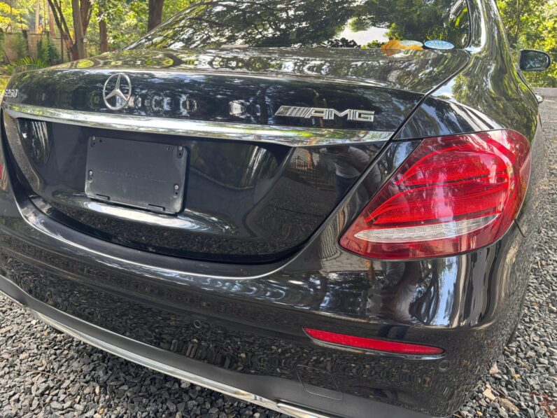 
								Mercedes Benz E250 full									