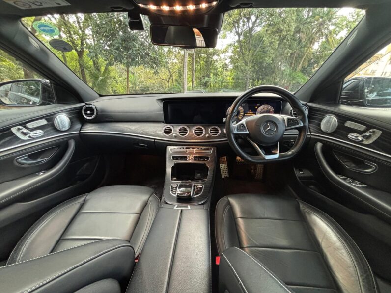 
								Mercedes Benz E250 full									