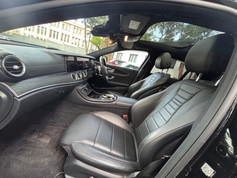 
								Mercedes Benz E250 full									