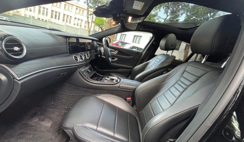 
								Mercedes Benz E250 full									