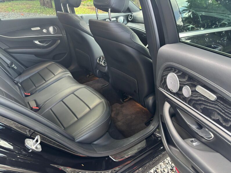 
								Mercedes Benz E250 full									