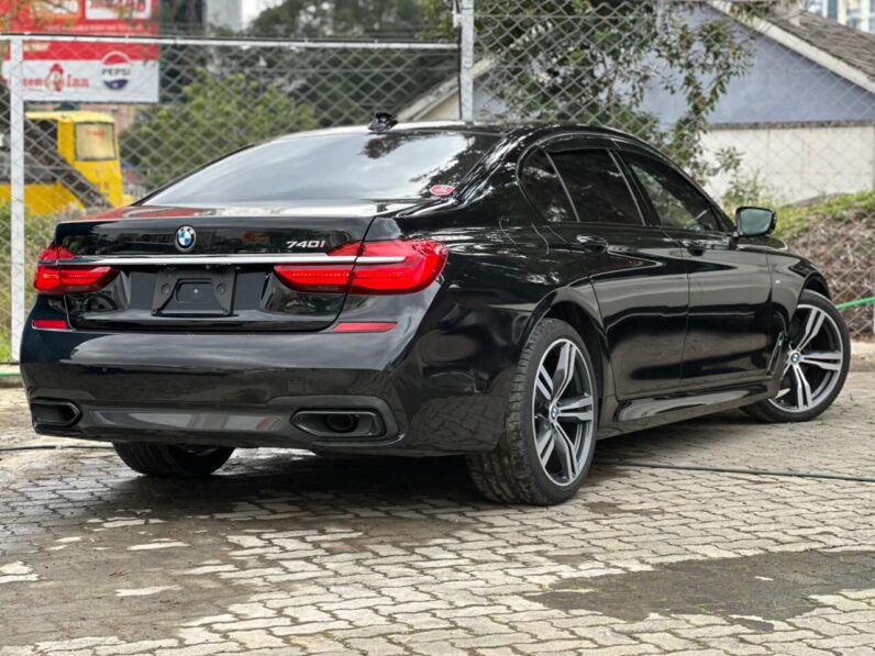 
								Bmw 740i full									