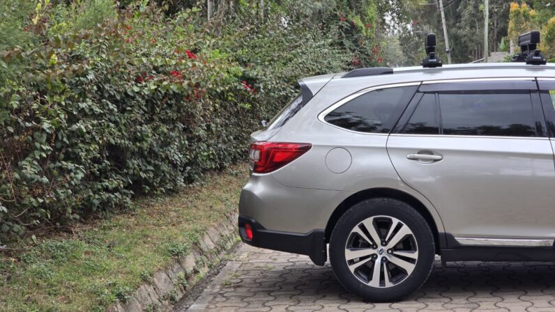 
								Subaru Outback full									