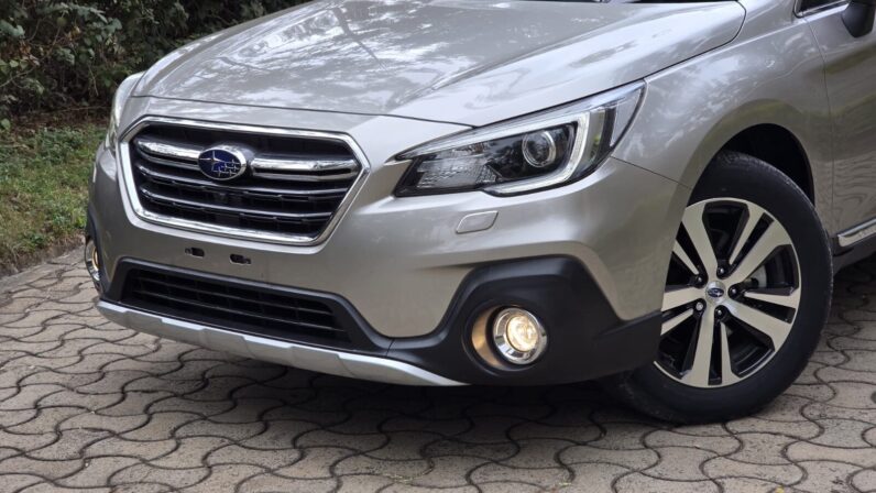 
								Subaru Outback full									