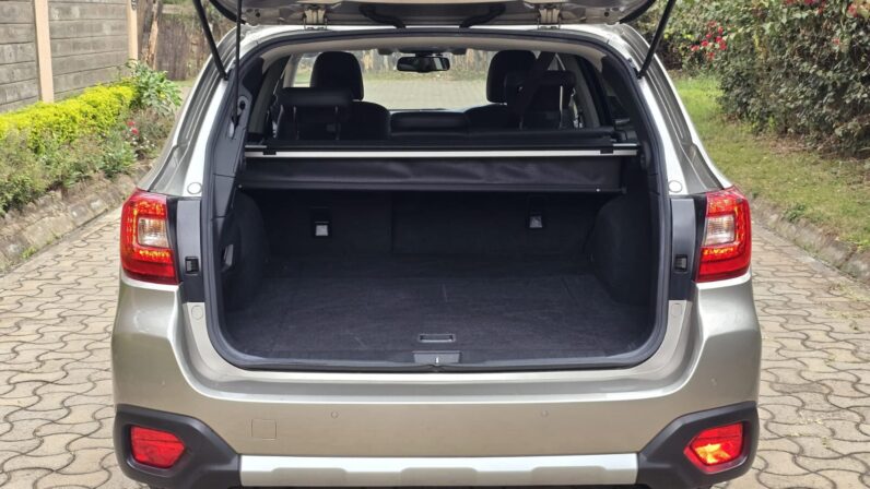 
								Subaru Outback full									