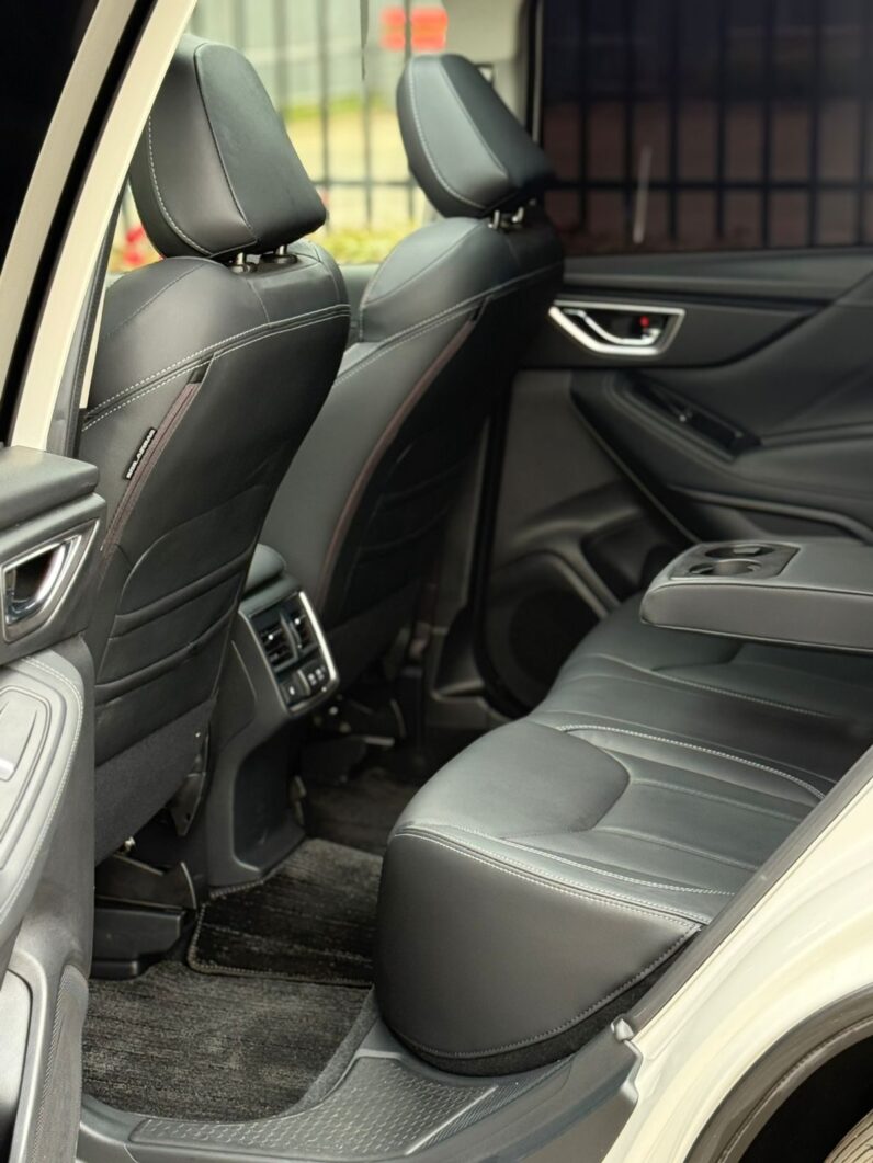 
								Subaru Forester full									