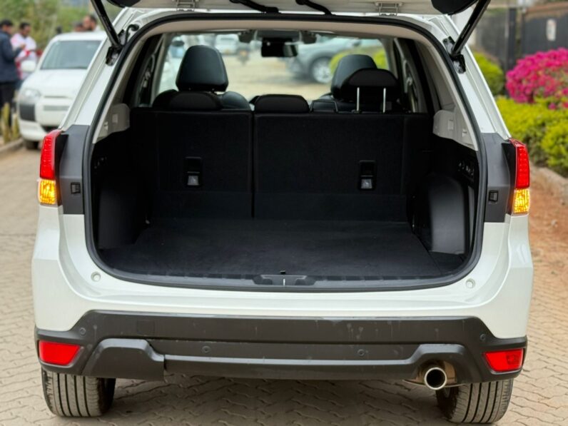 
								Subaru Forester full									