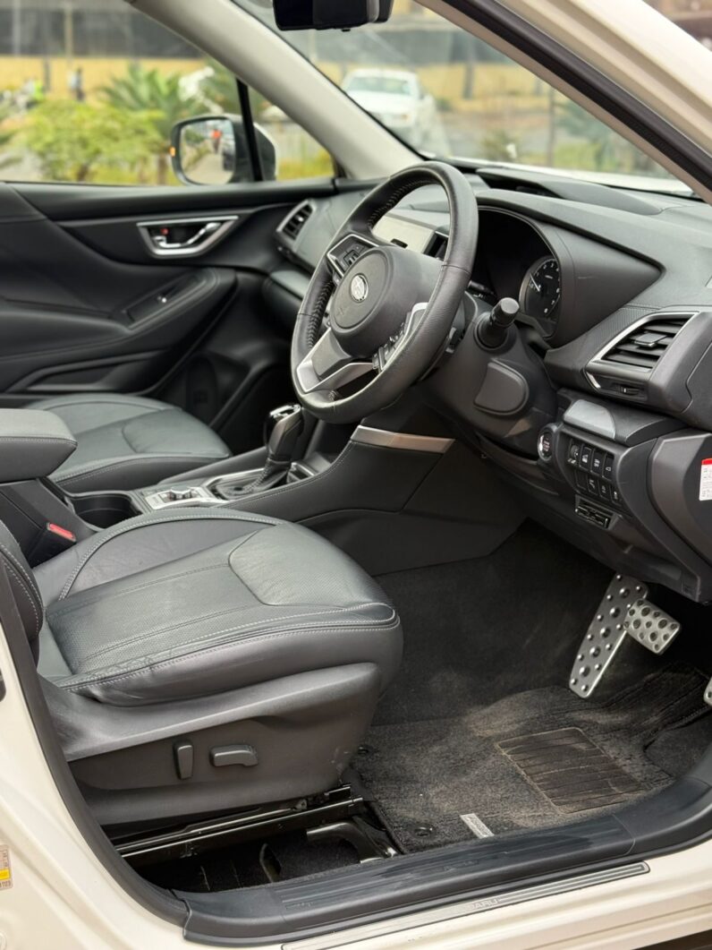 
								Subaru Forester full									