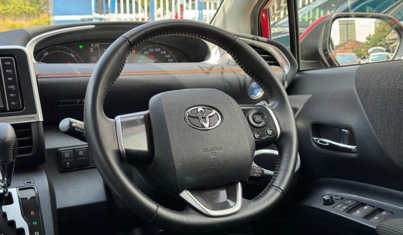 
								Toyota Sienta full									