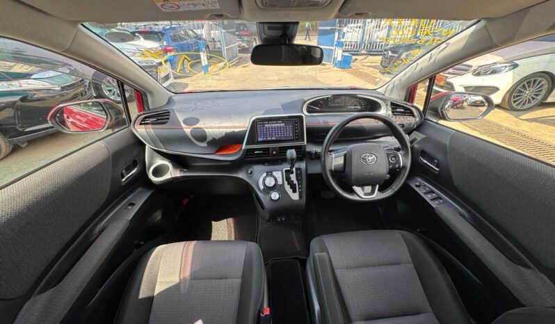 
								Toyota Sienta full									